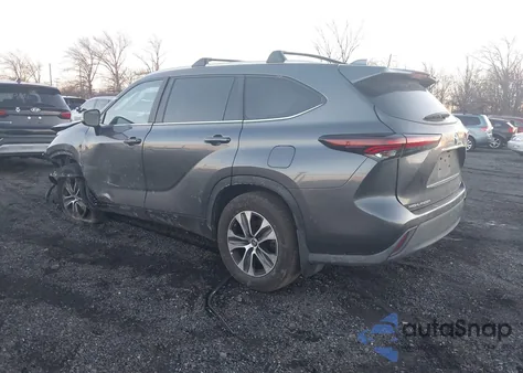 2024 Toyota Highlander Xle z USA, uszkodzony, nr VIN 5TDKDRBH8RS533678